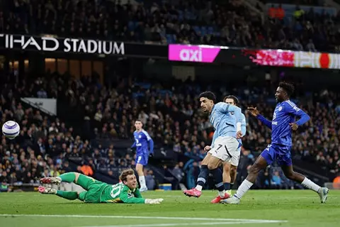 بعد هدفه أمام ليستر.. أين يقع مرموش في سباق الحذاء الذهبي الأوروبي؟